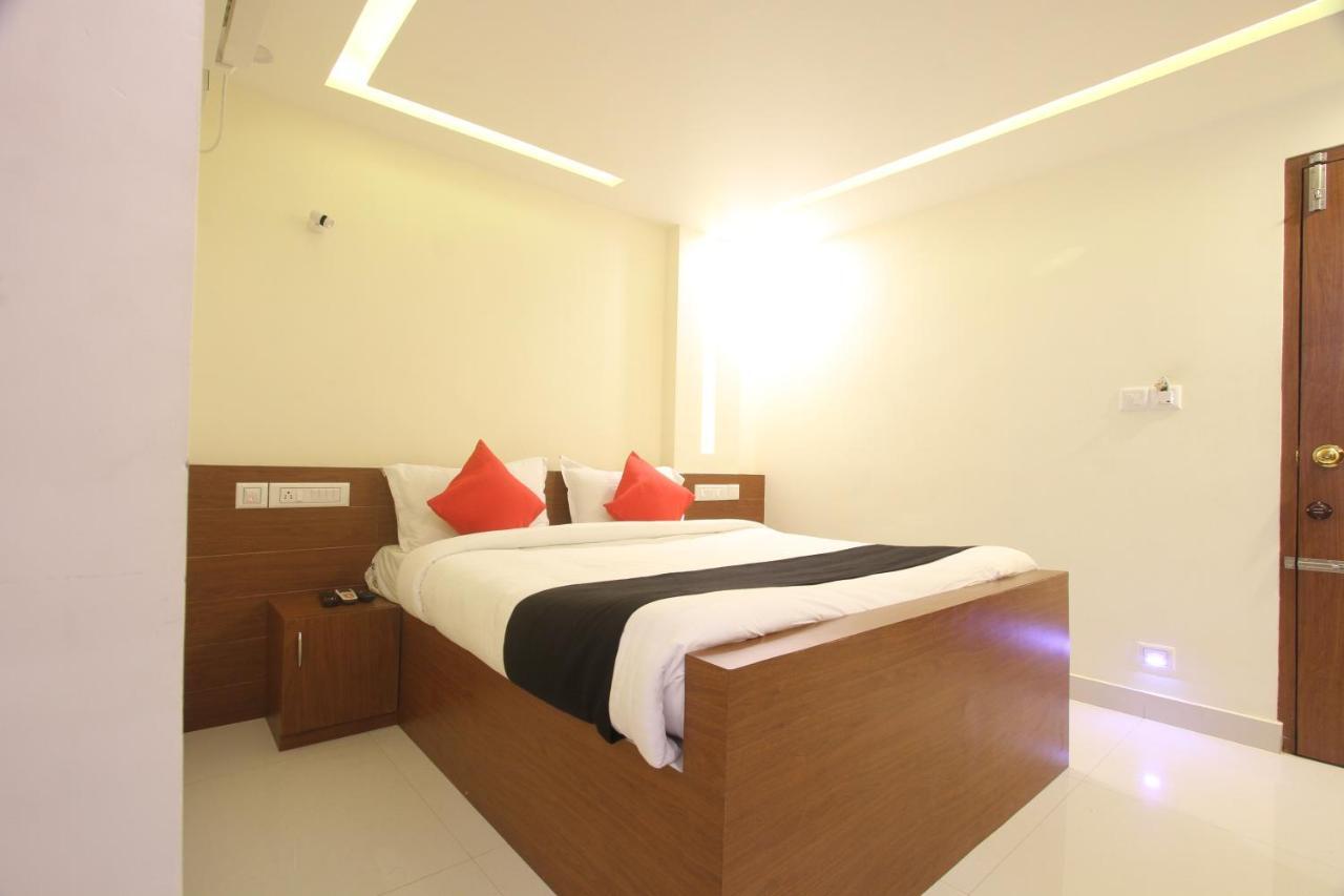 Divines Business Hotel Kuzhittura ภายนอก รูปภาพ